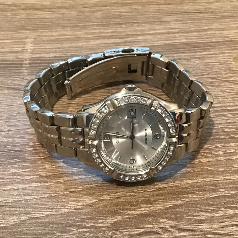 GUESS Women's Silver Tone Watch With Clear Crystals Around The Bezel - Picture 1 of 7